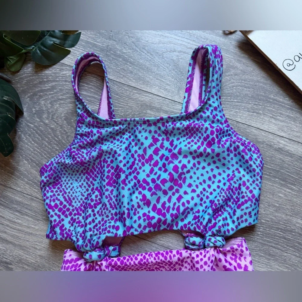 More Than Magic Snake Print One Piece Knotted Keyhole Cut Out Monokini. Size 7/8